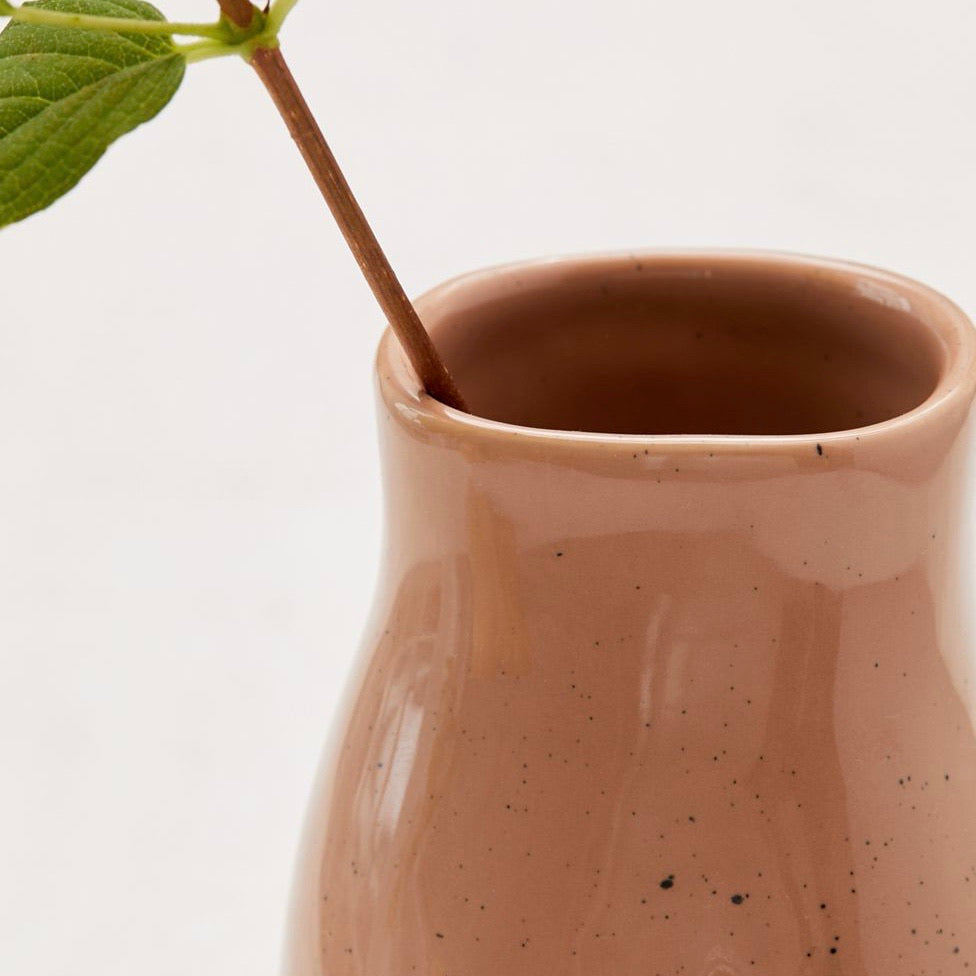 Booty vase