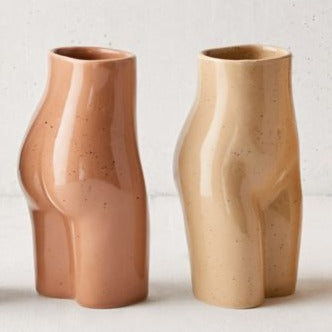 Booty vase